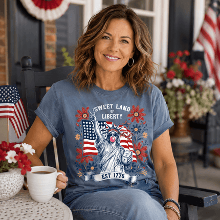 Comfort Colors Sweet Land Of Liberty EST 1776 Bubblegum Statue 250th Anniversary USA T-Shirt