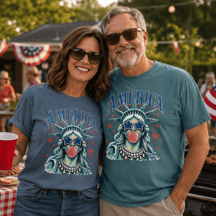 Comfort Colors Retro America 250th Anniversary USA Starry Bubblegum Statue T-Shirt