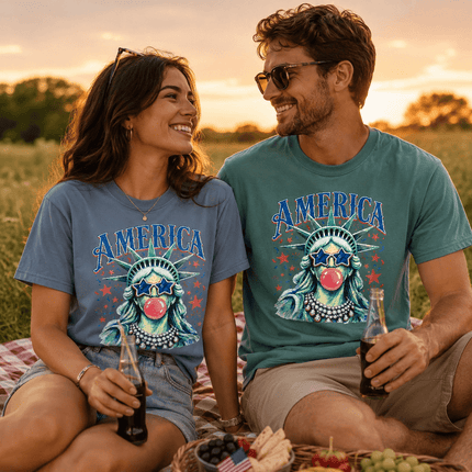 Comfort Colors Retro America 250th Anniversary USA Starry Bubblegum Statue T-Shirt