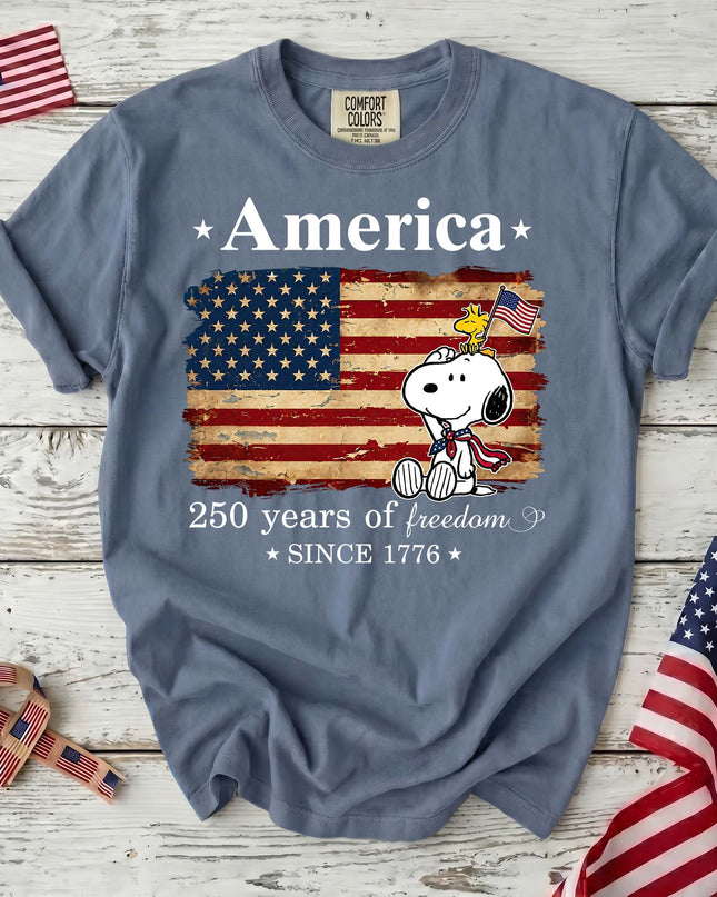 Comfort Colors America 250 Years Of Freedom Vintage Flag Dog T-Shirt
