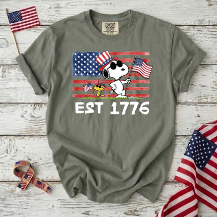 Comfort Colors Est 1776 Patriotic Flag Cool Waving Dogs T-Shirt