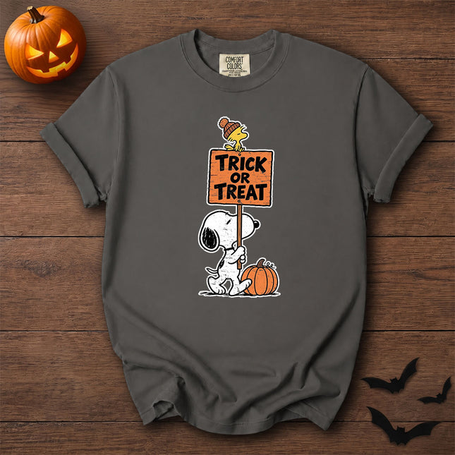 Comfort Colors Trick or Treat Halloween Pumpkin Vintage T-Shirt