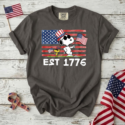 Comfort Colors Est 1776 Patriotic Flag Cool Waving Dogs T-Shirt