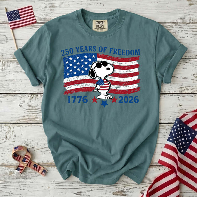 Comfort Colors 250 Years Of Freedom Vintage Flag Cool Dog T-Shirt